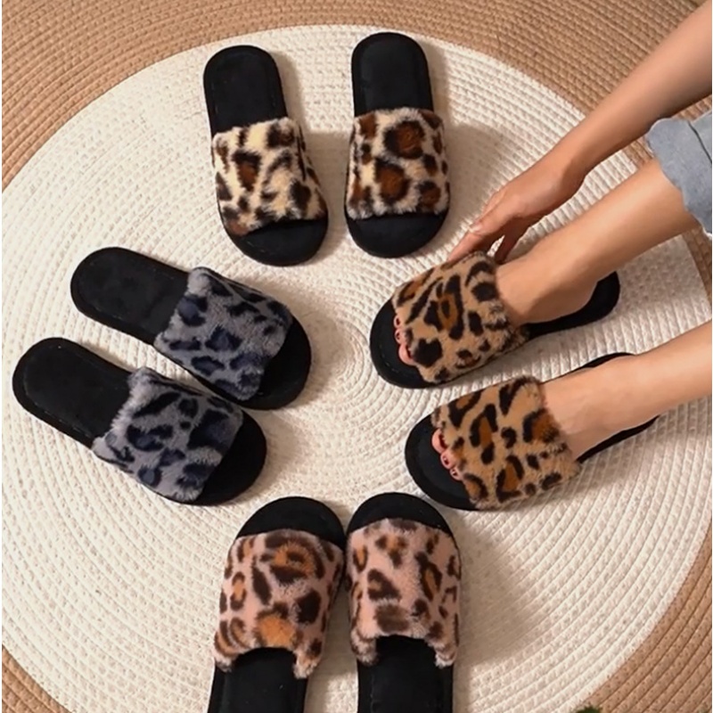 Leopard Print Heels - 2025年冬用 暖かいふわふわのレオパード柄スリッパ レディース 軽量フラットヒール ファーサンダル カップル向け
