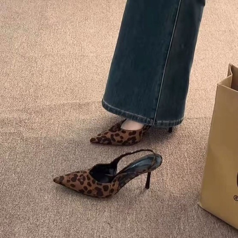フランス製ポインテッドトゥレオパード柄ハイヒールバオトウサン - Leopard Print Heels のレビューと価格