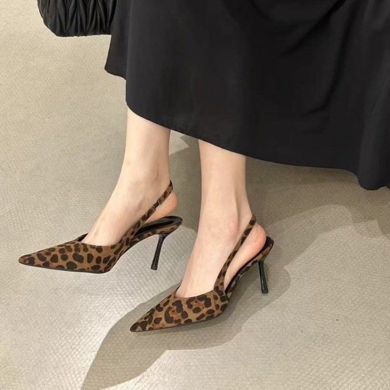 フランス製ポインテッドトゥレオパード柄ハイヒールバオトウサン - Leopard Print Heels のレビューと価格