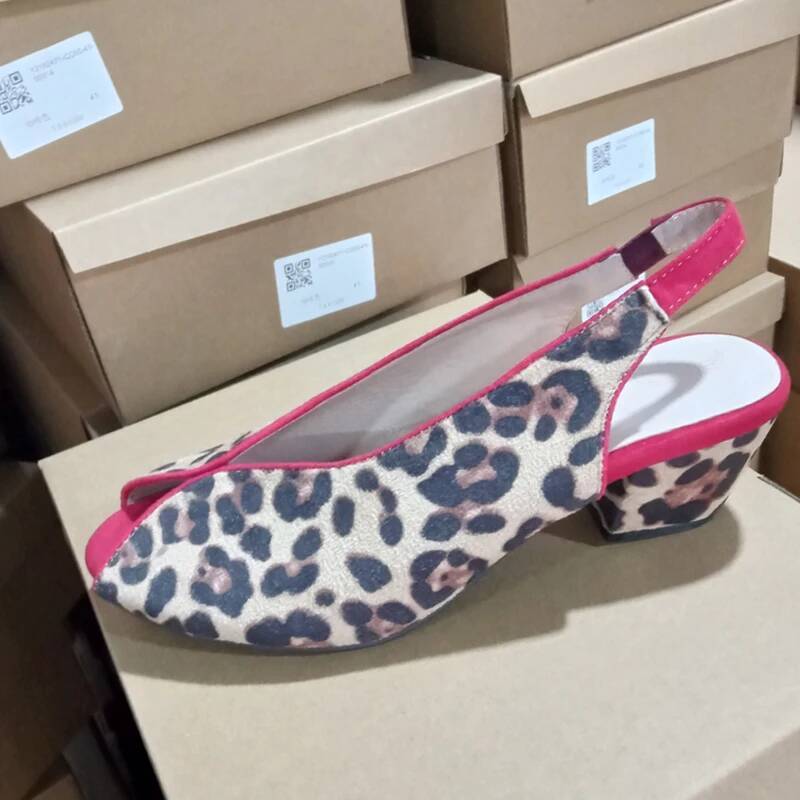 レオパード柄 ピープトゥ スリングバック レディース サンダ - Leopard Print Heels のレビューと価格