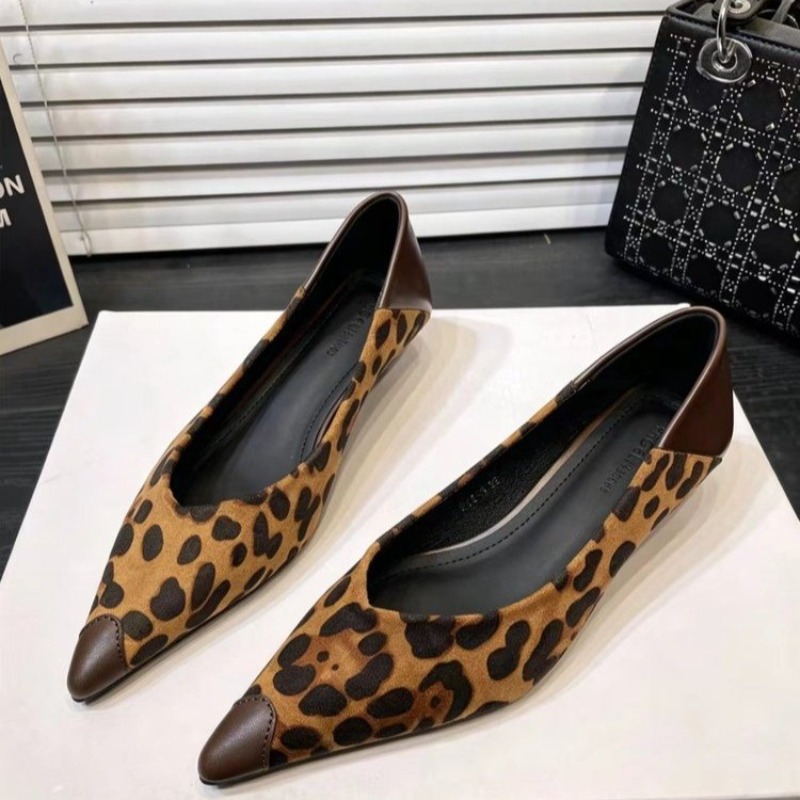 スプライス加工の細いヒール、シングルポインテッドトゥ、レオパ - Leopard Print Heels のレビューと価格