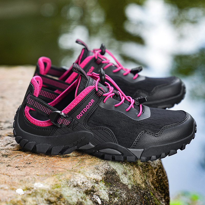 クラシックブラックレッド女性ハイキングシューズビッグサイズ  - Women Shoes Big W のレビューと価格