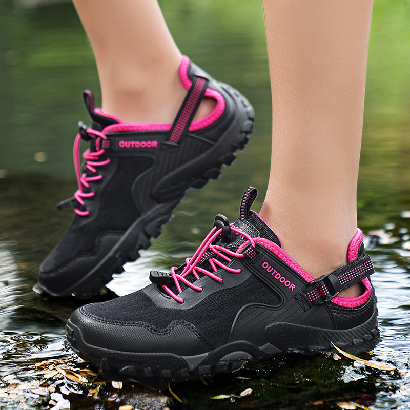 クラシックブラックレッド女性ハイキングシューズビッグサイズ  - Women Shoes Big W のレビューと価格